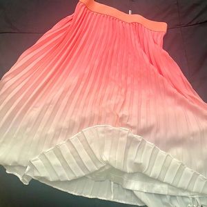 Women’s midi skirt, NWT pleated
